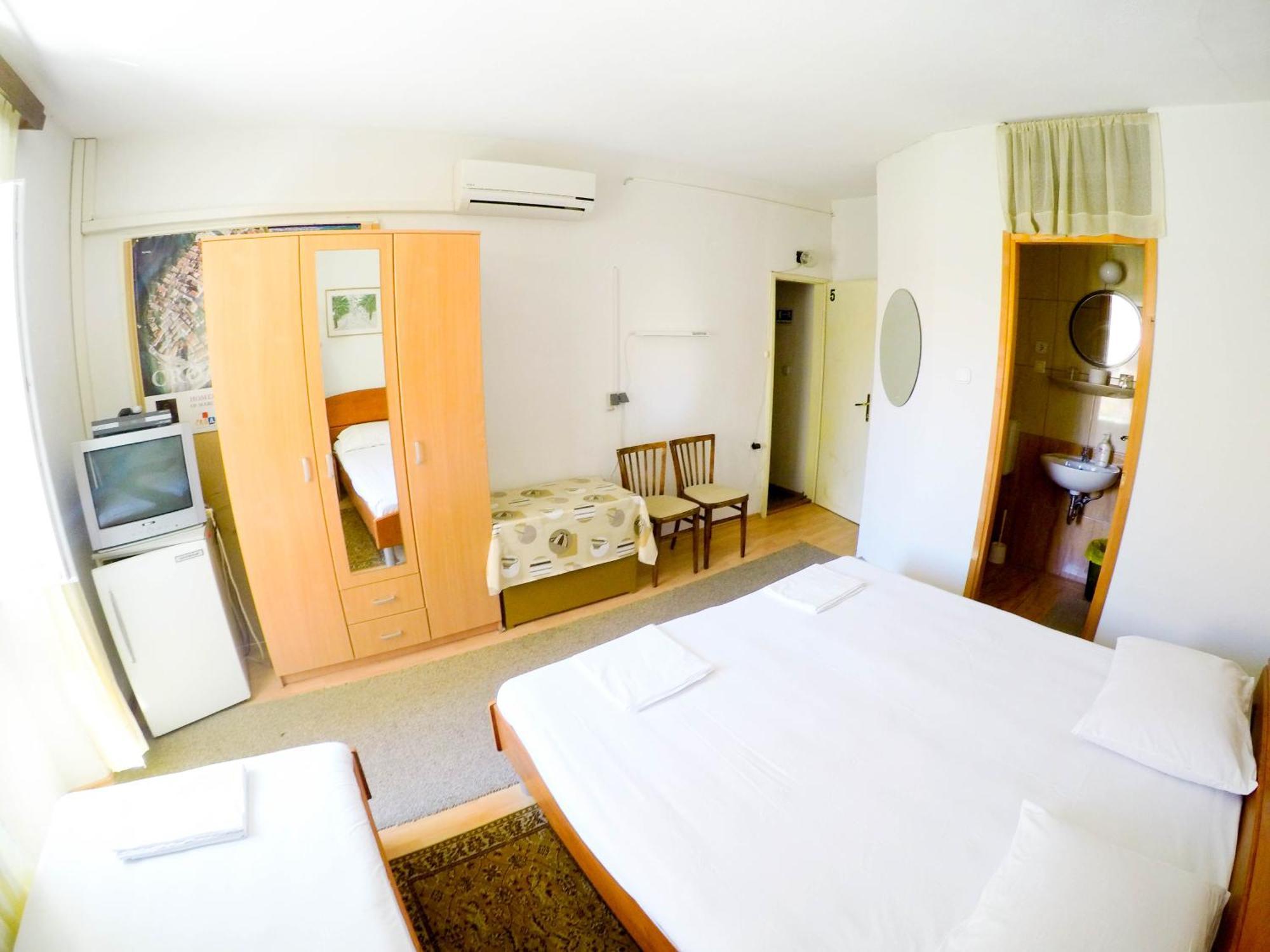 Accommodation Old Town Vitaic كورتْشولا الغرفة الصورة